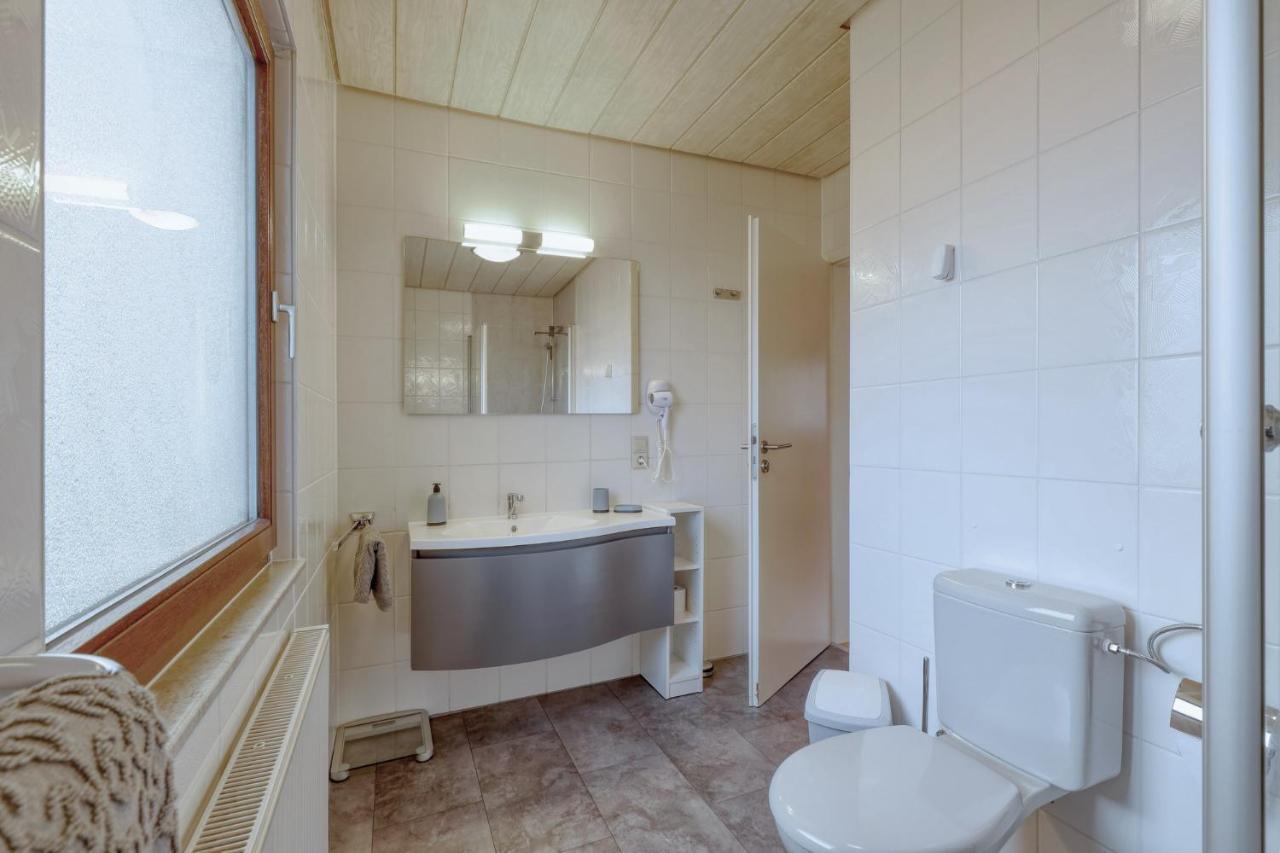 Seepark Kirchheim Ferienhaus Bei Anne Mit Sauna エクステリア 写真