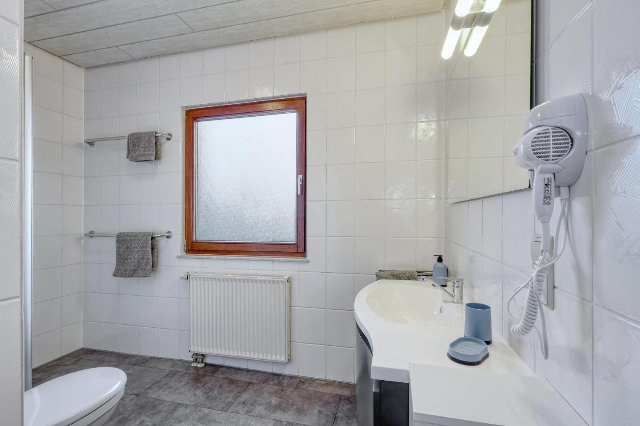 Seepark Kirchheim Ferienhaus Bei Anne Mit Sauna エクステリア 写真